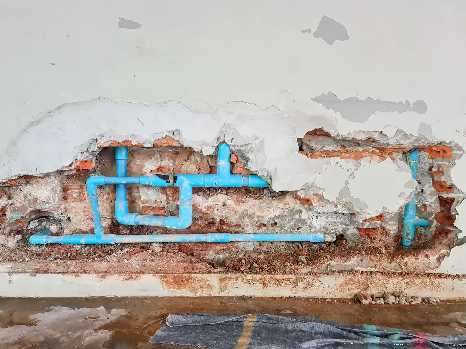 Slab-leak detection with targeted concrete access &mdash; Blackland clay makes this Allen, TX&rsquo;s signature service call